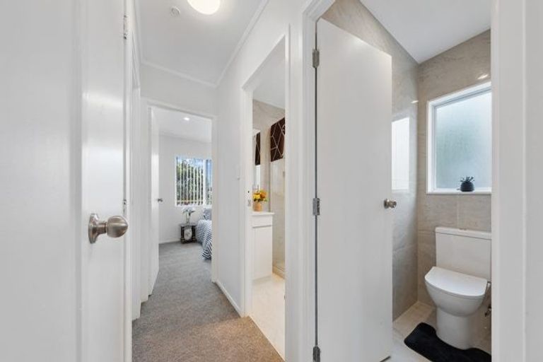 Photo of property in 1/157 Te Irirangi Drive, Flat Bush, Auckland, 2019