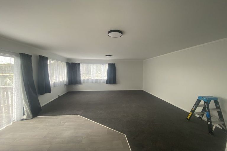 Photo of property in 15b Gribble Grove, Stokes Valley, Lower Hutt, 5019