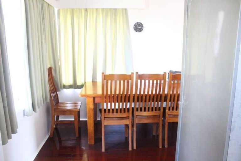 Photo of property in 17 Priestley Drive, Bucklands Beach, Auckland, 2014