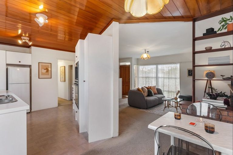 Photo of property in 44 Saffron Street, Birkdale, Auckland, 0626