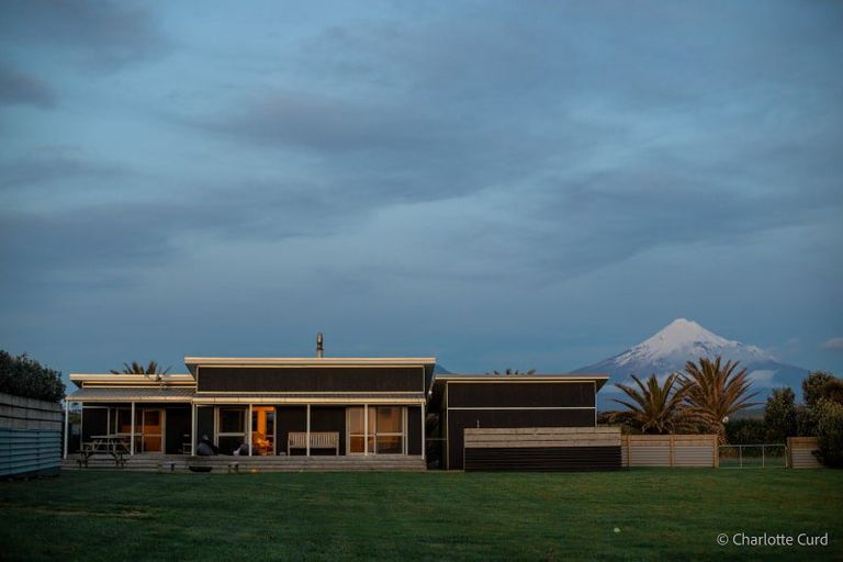 Photo of property in 77 Anglers Avenue, Warea, New Plymouth, 4381