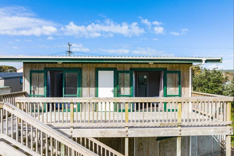 Photo of property in 4 Sea View Road, Baylys Beach, Dargaville, 0377