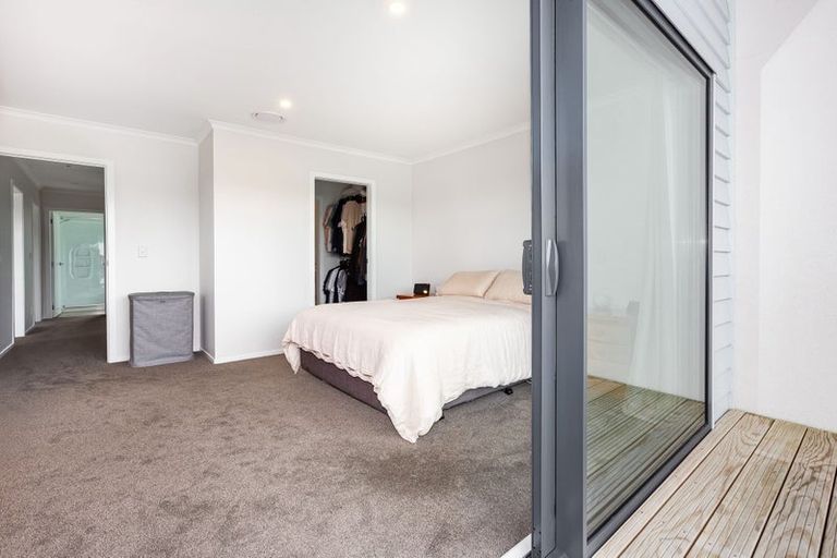 Photo of property in 21 Koreke Close, Kenepuru, Porirua, 5022