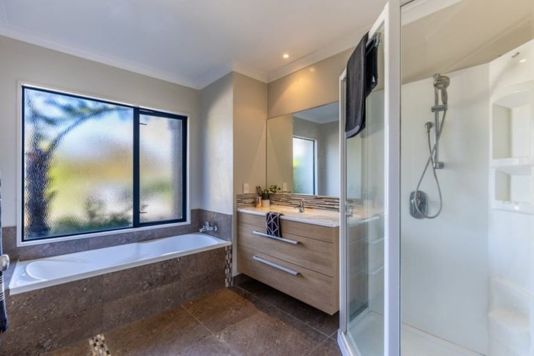 Photo of property in 32 Broadsea Avenue, Ruby Bay, Mapua, 7005