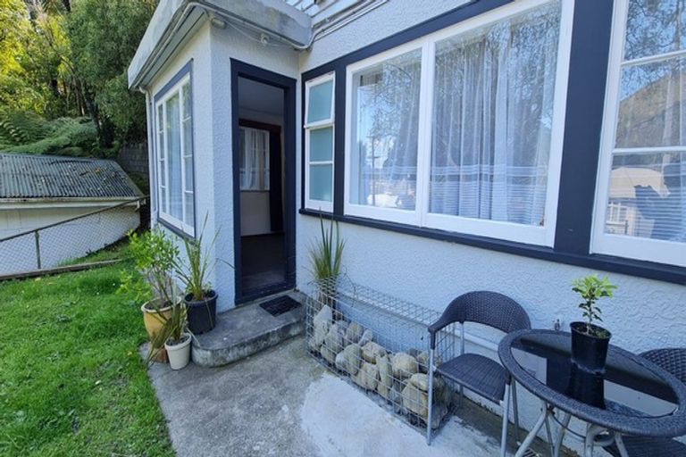 Photo of property in 63 Norton Park Avenue, Fairfield, Lower Hutt, 5011
