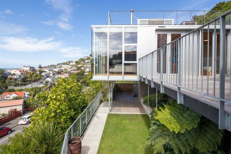 Photo of property in 6 Crawford Road, Kilbirnie, Wellington, 6022