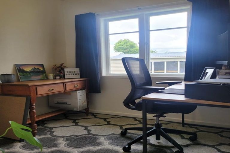 Photo of property in 1/47 Clevedon Road, Papakura, 2110