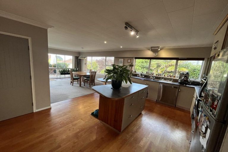 Photo of property in 5 Fairfax Terrace, Frankleigh Park, New Plymouth, 4310