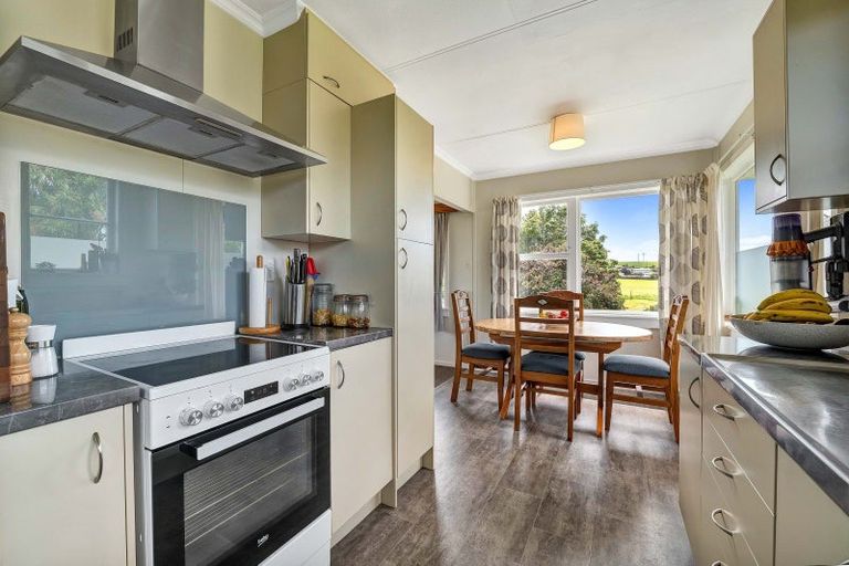 Photo of property in 100 Stanners Street, Eltham, 4322