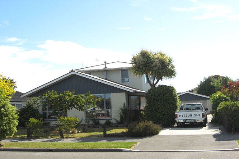Photo of property in 11 Four Elms Place, Parklands, Christchurch, 8083