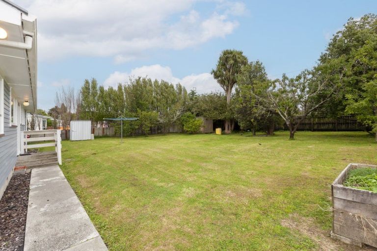 Photo of property in 17 Buckley Grove, Paraparaumu, 5032