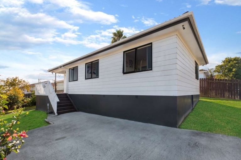 Photo of property in 3/43 Taitimu Drive, Weymouth, Auckland, 2103