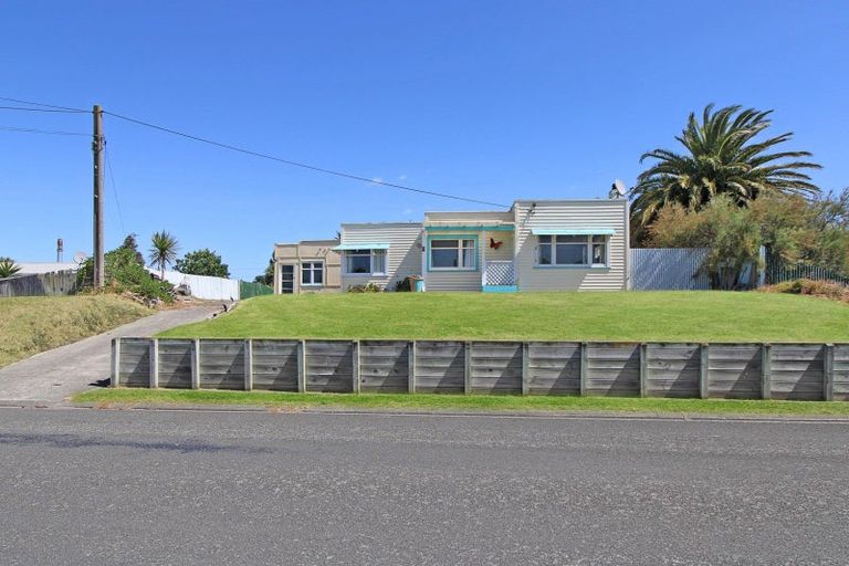 Photo of property in 38 Pratt Avenue, Foxton Beach, Foxton, 4815