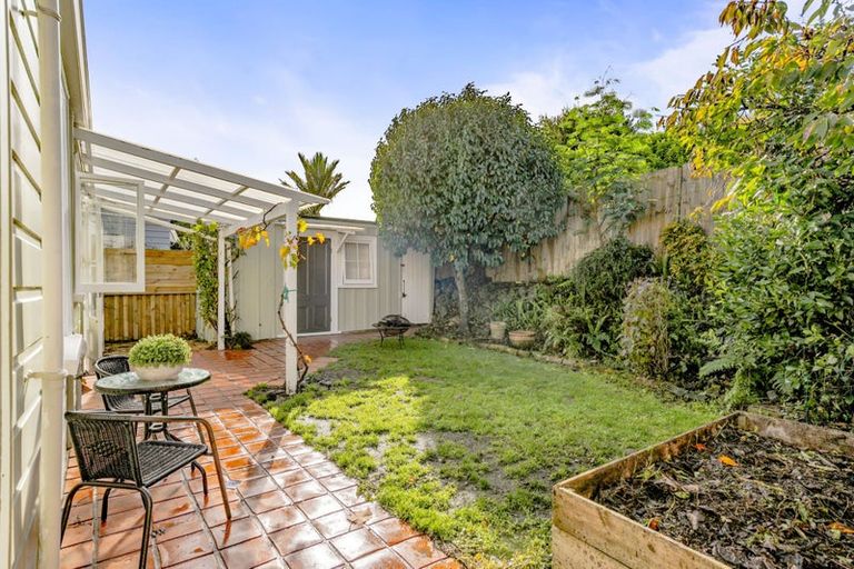 Photo of property in 12 Wynyard Road, Mount Eden, Auckland, 1024