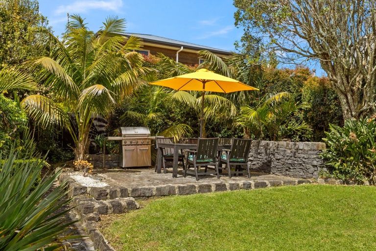 Photo of property in 2/4 Holt Avenue, Torbay, Auckland, 0630