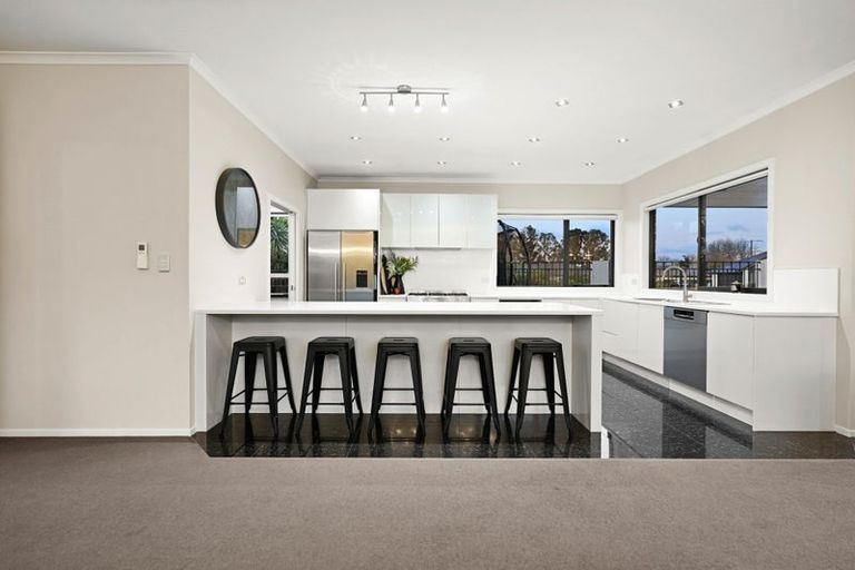 Photo of property in 202 Saint James Drive, Huntington, Hamilton, 3210