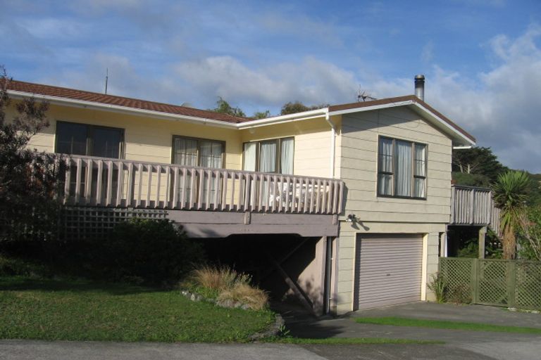 Photo of property in 1 Azimuth Place, Whitby, Porirua, 5024