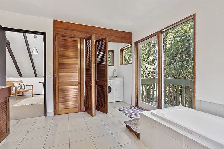 Photo of property in 177 Parker Road, Oratia, Auckland, 0604