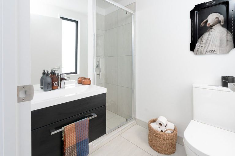 Photo of property in 16b Inglis Street, Seatoun, Wellington, 6022