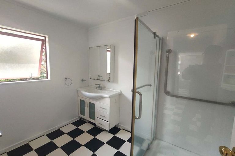 Photo of property in 8 Paramu Avenue, Birkdale, Auckland, 0626