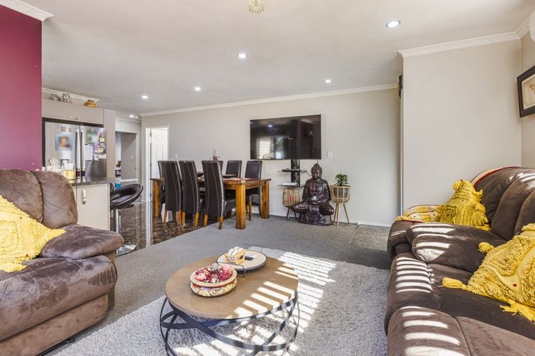 Photo of property in 50b Great South Road, Manurewa, Auckland, 2102