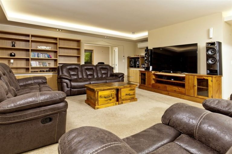 Photo of property in 132 Taupaki Road, Taupaki, Henderson, 0782