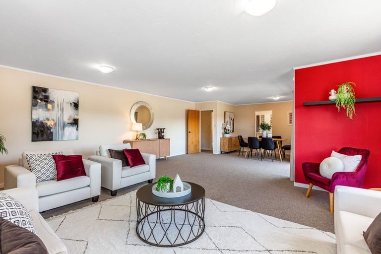 Photo of property in 17 Shackle Lane, Whitby, Porirua, 5024