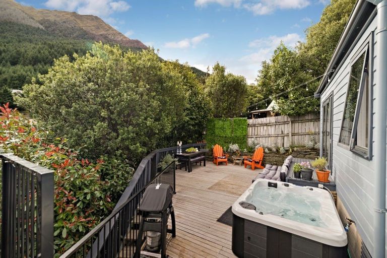 Photo of property in 214 Fernhill Road, Sunshine Bay, Queenstown, 9300