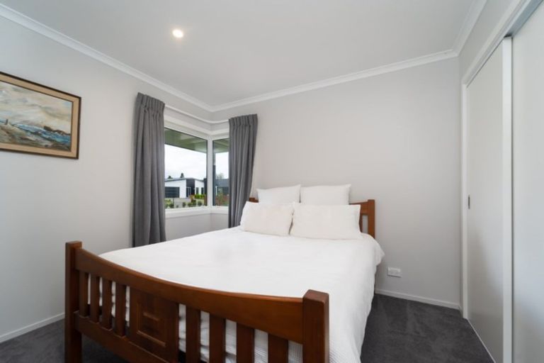 Photo of property in 2 James Kidd Place, Greytown, 5712