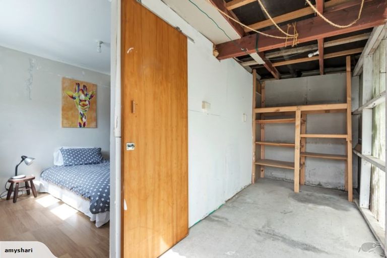 Photo of property in 119 Apu Crescent, Lyall Bay, Wellington, 6022