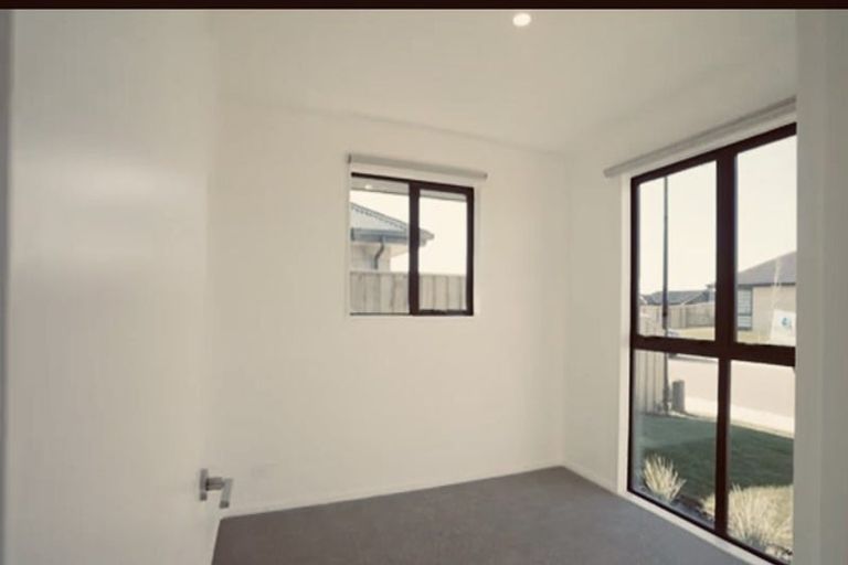 Photo of property in 35 Herridge Street, Woodend, 7691