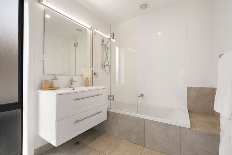 Photo of property in 28 Headley Drive, Lower Shotover, Queenstown, 9304