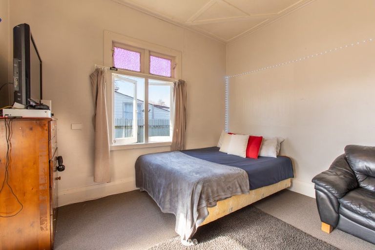 Photo of property in 32 Tennyson Street, Dannevirke, 4930