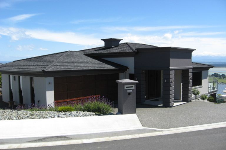Photo of property in 21 Commodore Place, Britannia Heights, Nelson, 7010