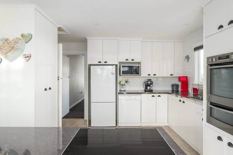 Photo of property in 45 De Lautour Road, Inner Kaiti, Gisborne, 4010