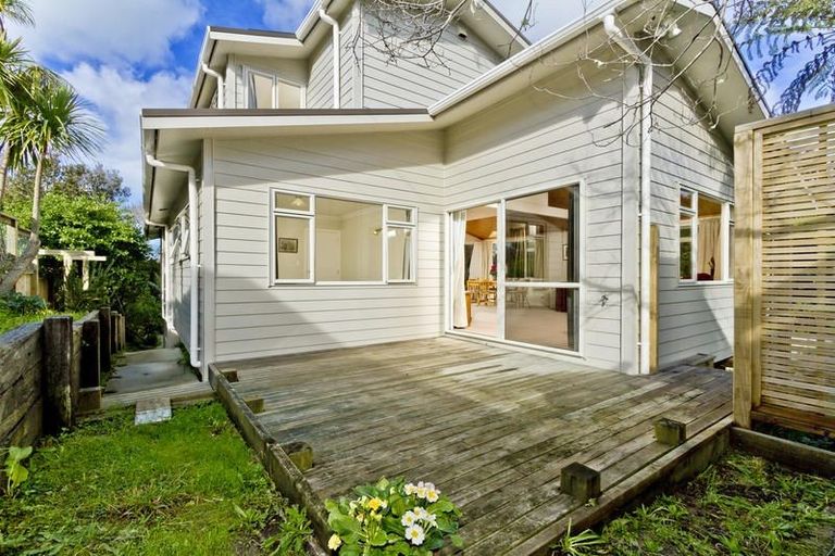 Photo of property in 5a Tipau Street, Torbay, Auckland, 0630