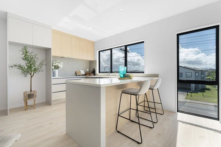 Photo of property in 14b River Road, Te Atatu Peninsula, Auckland, 0610