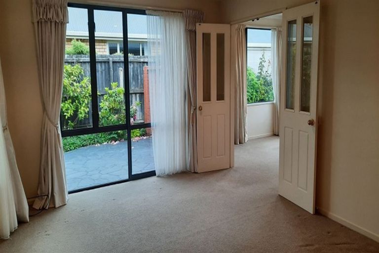 Photo of property in 2/137 Harewood Road, Papanui, Christchurch, 8053