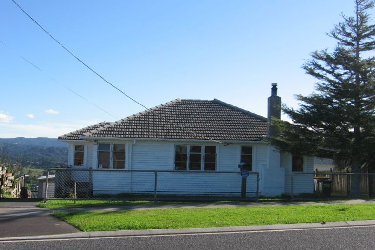 Photo of property in 5 Phillip Avenue, Glen Eden, Auckland, 0602