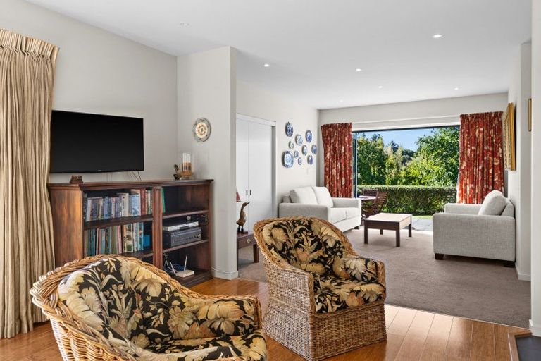 Photo of property in 14 Spur Road, Havelock North, 4130