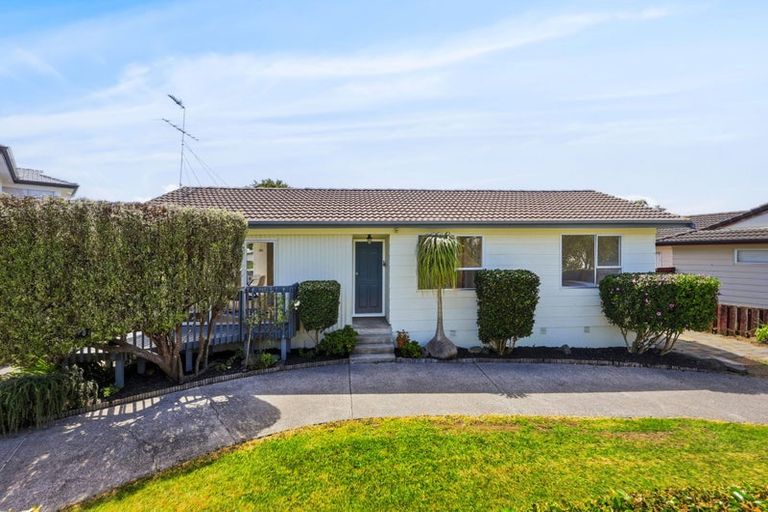 Photo of property in 5 Lisa Rise, Half Moon Bay, Auckland, 2012