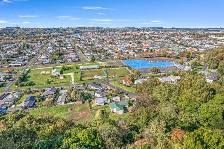 Photo of property in 11 Smart Terrace, Saint Johns Hill, Whanganui, 4500