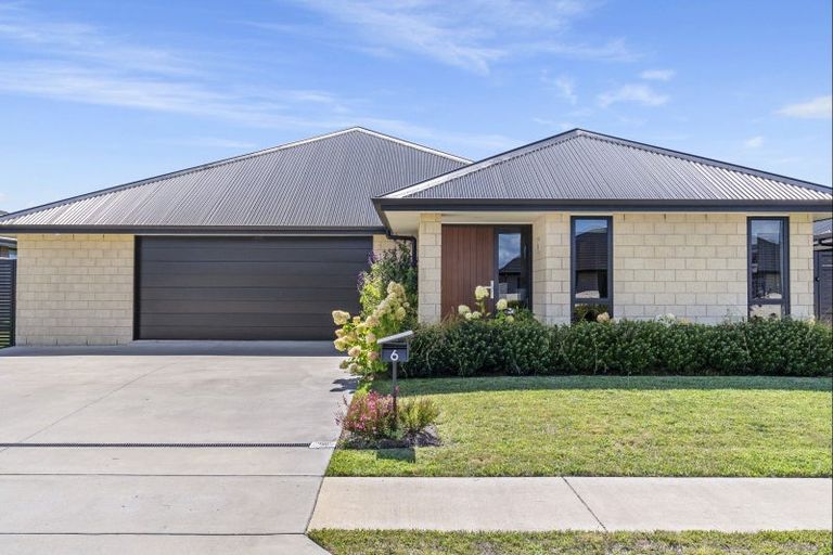 Photo of property in 6 Karearea Drive, Coastlands, Whakatane, 3120