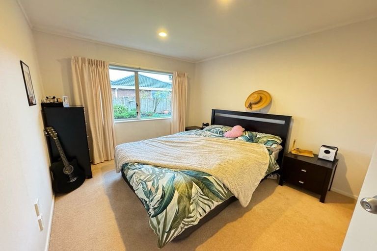 Photo of property in 1c Picasso Drive, West Harbour, Auckland, 0618