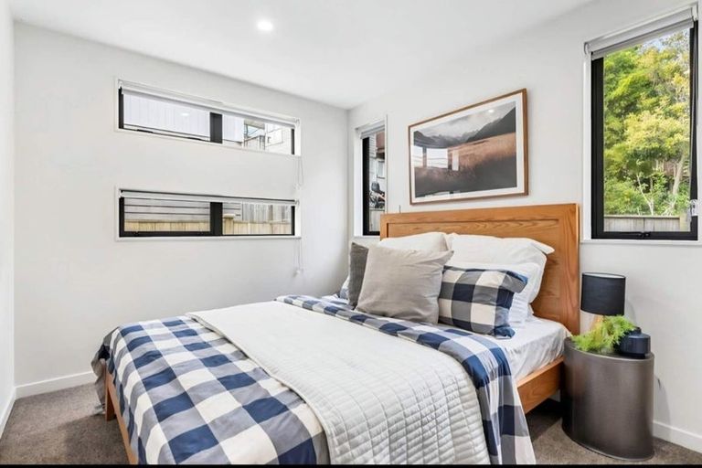 Photo of property in 122d Lancaster Road, Beach Haven, Auckland, 0626