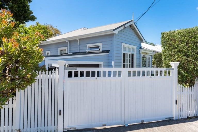 Photo of property in 6 Beaconsfield Street, Devonport, Auckland, 0624