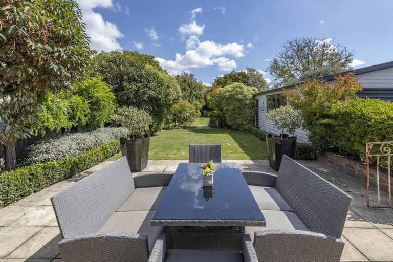 Photo of property in 35 Aylmer Street, Somerfield, Christchurch, 8024