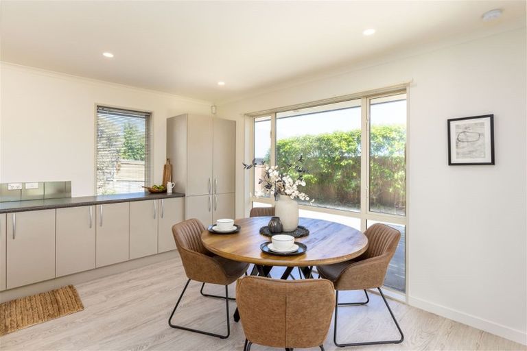 Photo of property in 21 Linkwater Way, Parklands, Christchurch, 8083