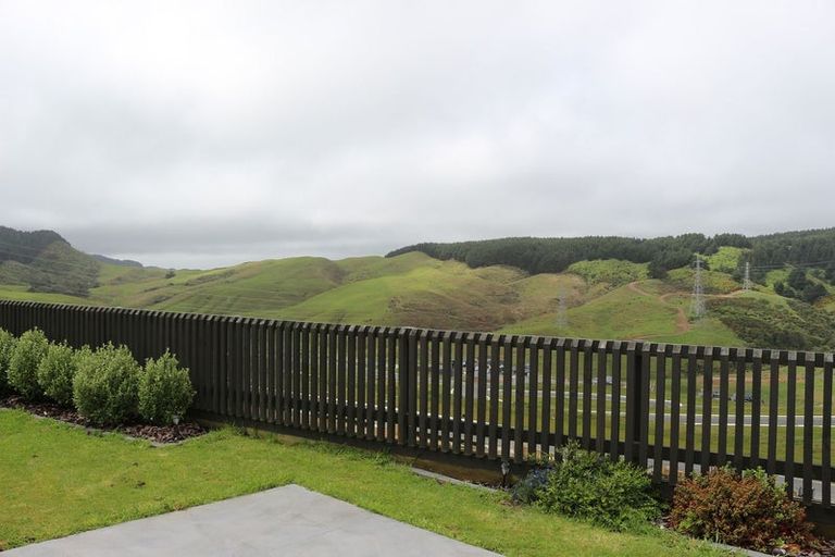 Photo of property in 10 Bickerton Rise, Churton Park, Wellington, 6037