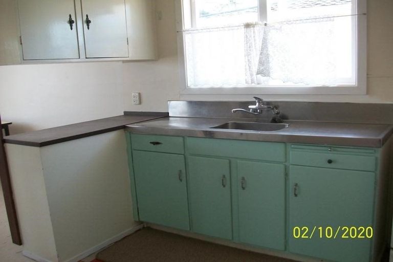 Photo of property in 75 Larnoch Road, Henderson, Auckland, 0610